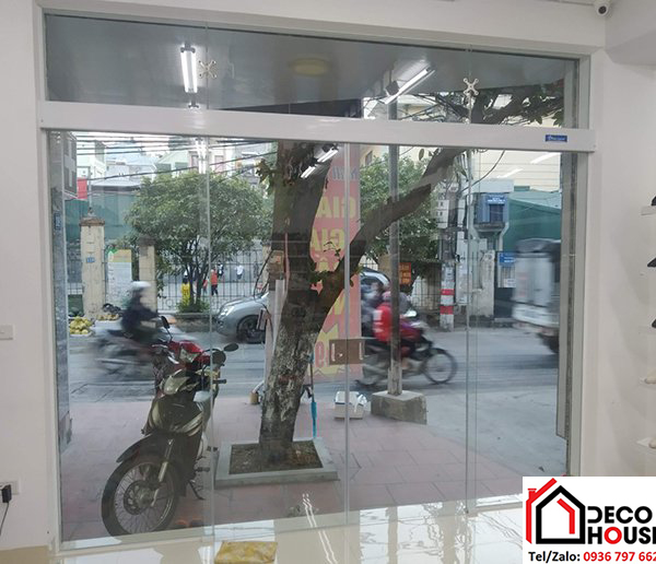 Cửa kính cường lực mở lùa đẹp cho nhà phố