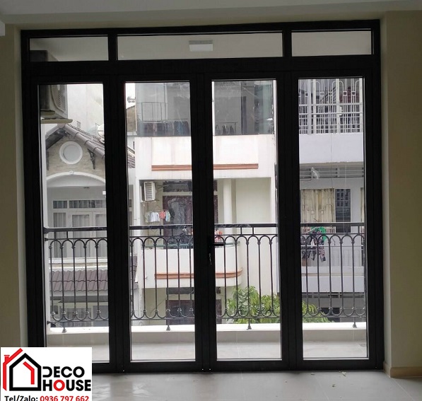 Cửa đi ra ban công nhôm kính Xingfa