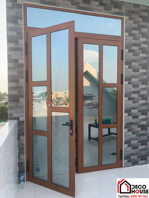 Thi công cửa nhôm Xingfa vân gỗ 2 cánh tại Hai Bà Trưng