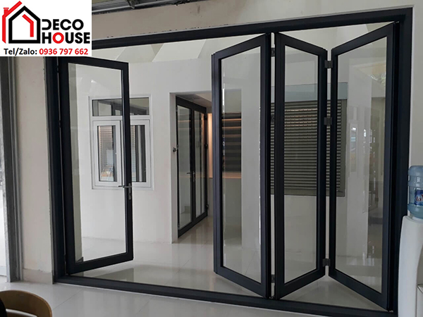 Làm cửa đi nhôm Xingfa 4 cánh xếp gấp tại Hoàng Mai
