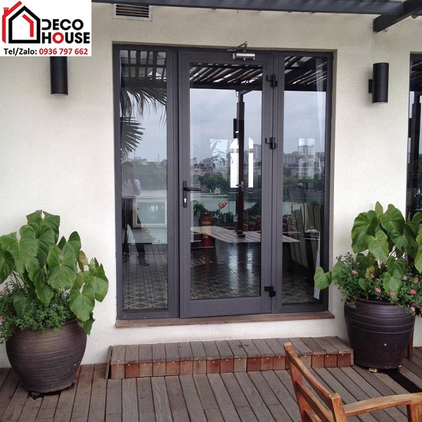 Làm cửa nhôm mở quay 1 cánh xingfa tại Ba Đình