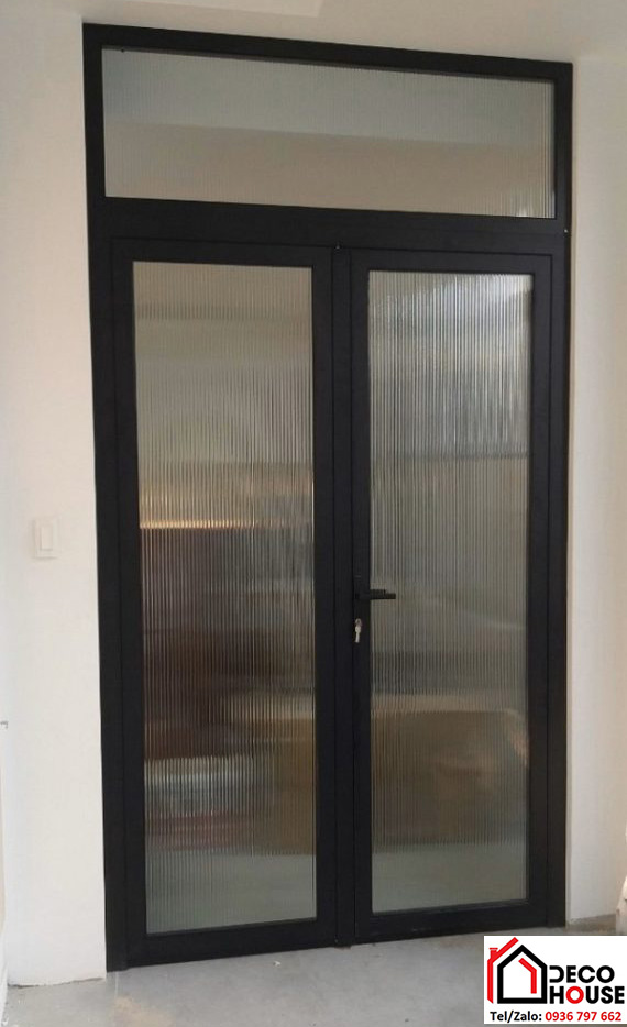 Lắp đặt cửa đi nhôm Xingfa 2 cánh hệ 55 kính sọc