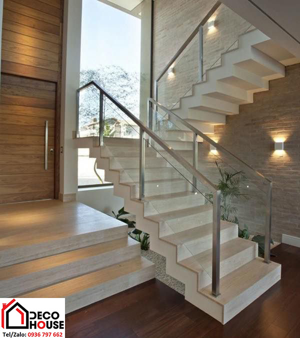 Làm cầu thang kính cường lực tay vịn inox cho biệt thự