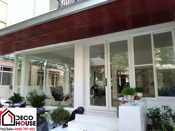 Làm cửa nhôm kính Xingfa màu trắng cho biệt thự
