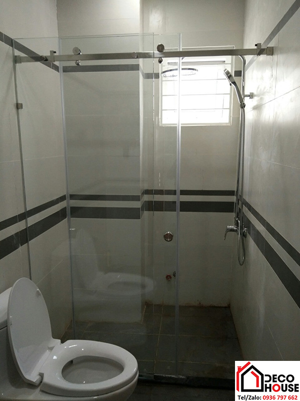 Phòng tắm kính đứng cửa lùa