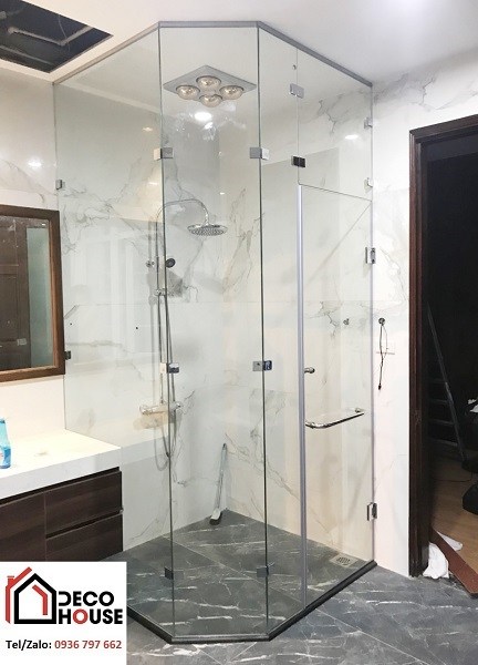 Phòng tắm kính kịch trần đẹp