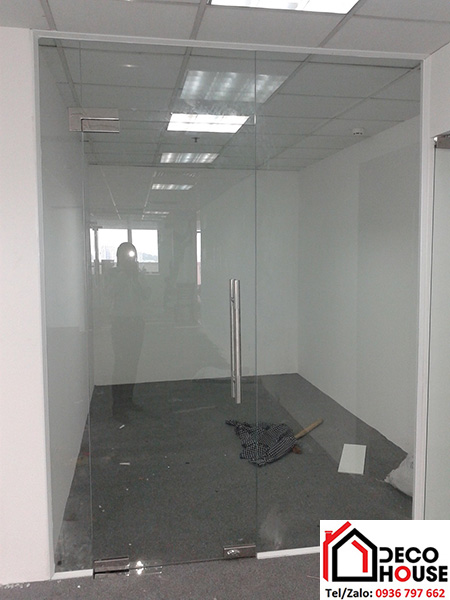 Làm cửa kính bản lề sàn Adler tại Hà Nội