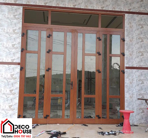 Lắp đặt cửa nhôm Xingfa vân gỗ tại Hà Nội