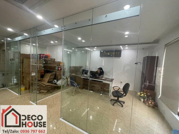 Lắp vách kính cường lực văn phòng tại Hà Nội