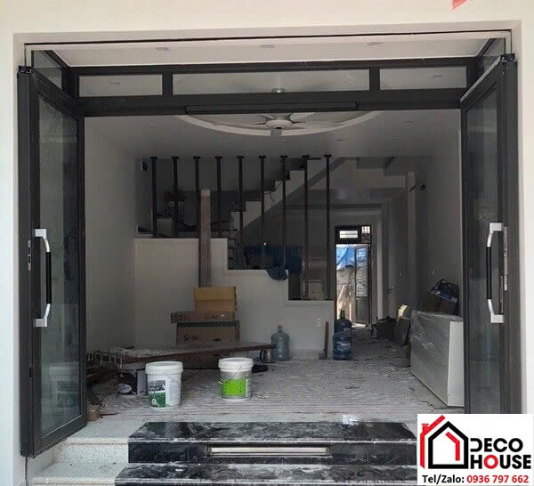 Thi công cửa nhôm kính trượt quay 4 cánh