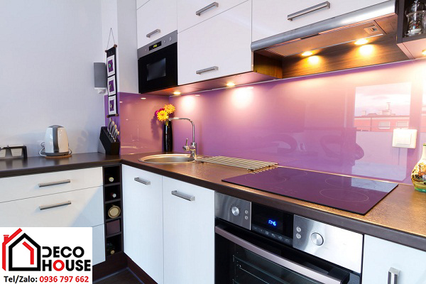 Kính ốp bếp màu tím nhạt