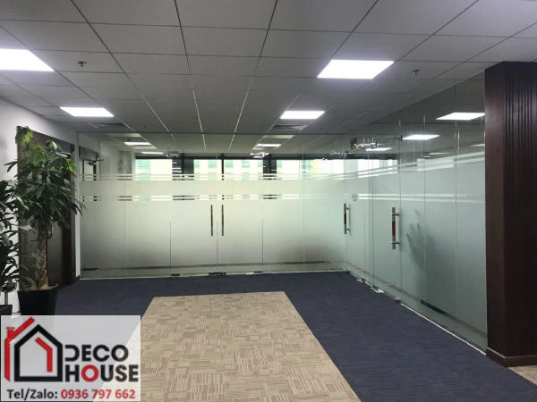 Làm vách kính cường lực văn phòng chuyên nghiệp