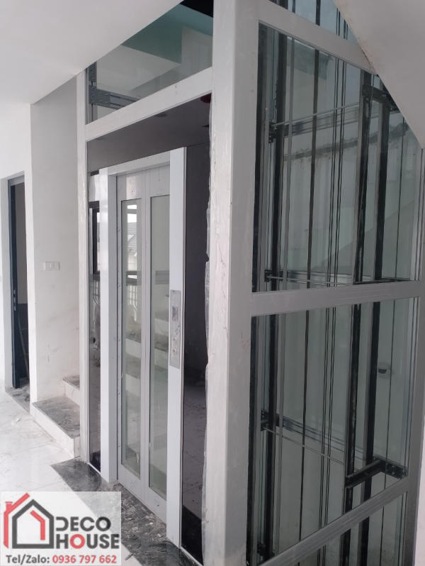 Lắp đặt vách kính thang máy