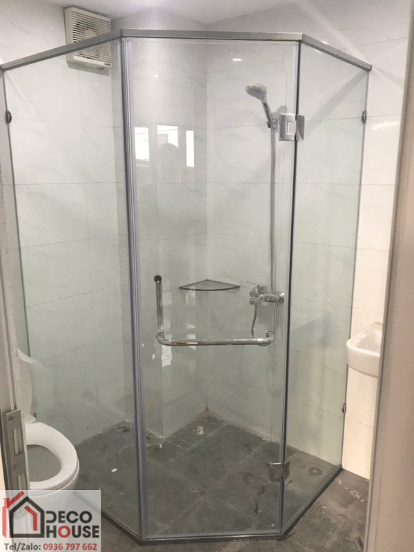 Giờ vách tắm kính 135 độ