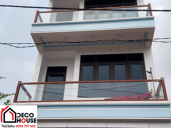 Mẫu lan can kính ban công đẹp