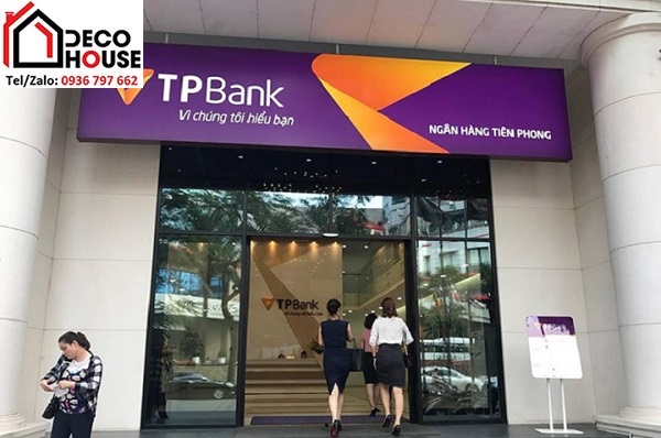 Thi công cửa kính cường lực ngân hàng