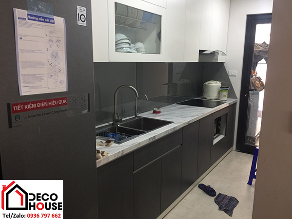 Kính cường lực ốp bếp màu ghi xám
