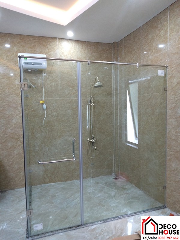 Phòng tắm kính cửa mở quay