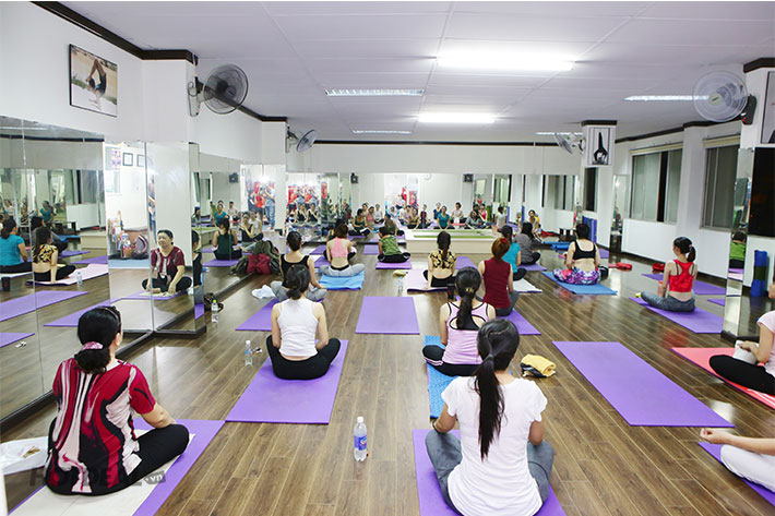 Gương phòng tập yoga