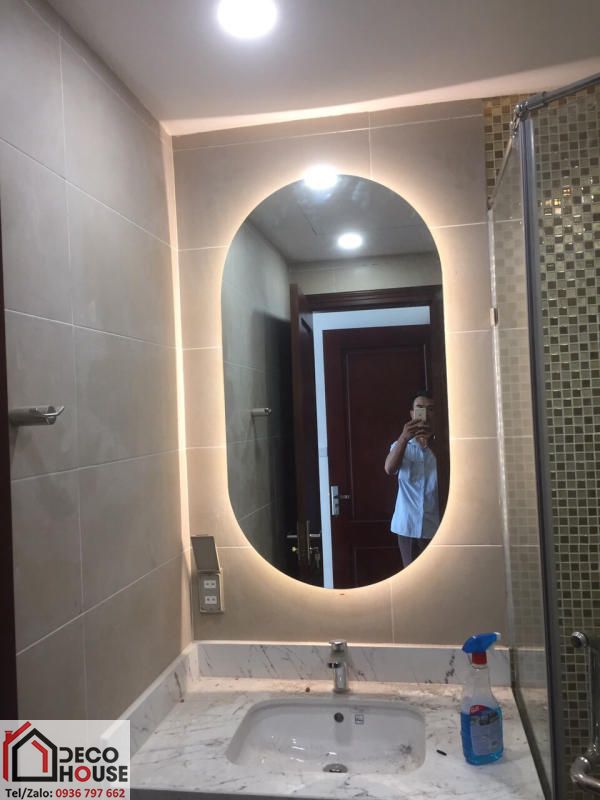 Gương treo tường hình bầu dục cho nhà tắm
