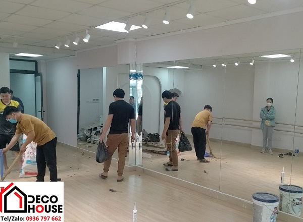 Lắp đặt gương dán tường phòng tập Hà Nội