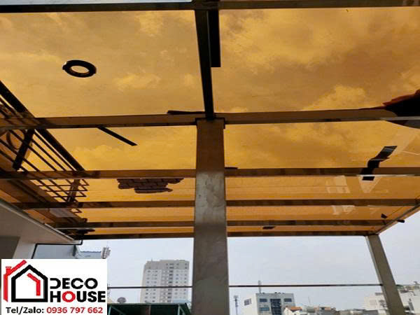 Mái kính cường lực màu trà nhạt