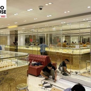 Thi công gương ghép trang trí cửa hàng trang sức